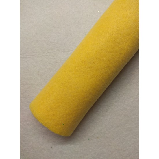 Фетр мягкий 1,5 мм (20*30 см) цв. светло-желтый,  цена за лист